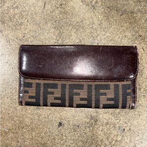 AUTHENTIC FENDI❣️ in Perfect Pre loved condition❣️Accept reasonable  offer❣️